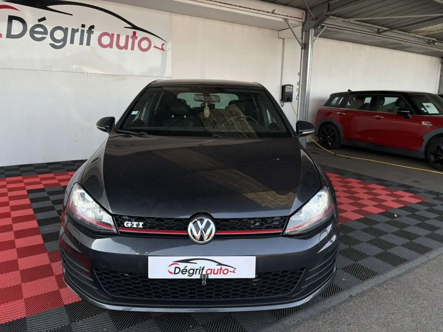 Volkswagen Golf 2.0 TSI 220 BlueMotion Technology GTI Zwart - 2