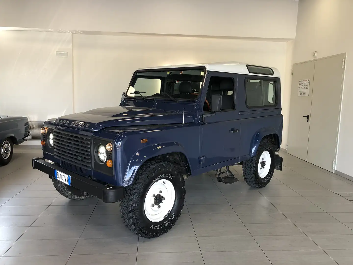 Land Rover Defender Defender 90 2.2 td  SW AUTOCARRO N1 4 POSTI Albastru - 2
