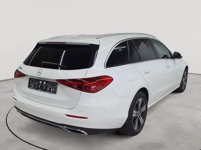 Mercedes-Benz C-Class view 4