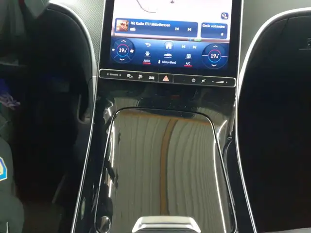 Mercedes-Benz C-Class view 10