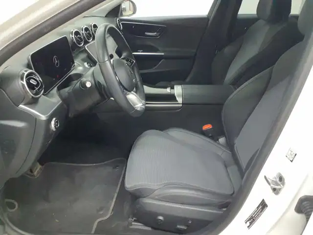 Mercedes-Benz C-Class view 8