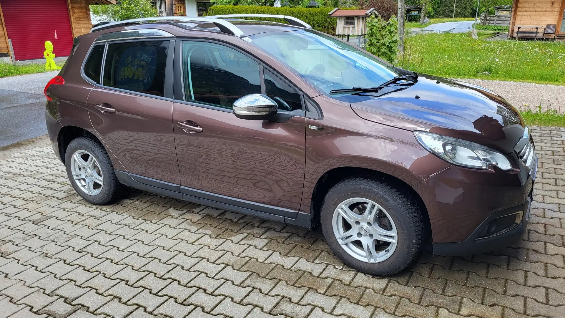 Peugeot 2008 2008 1,6 e-HDi 92 FAP Style Style Braun - 2