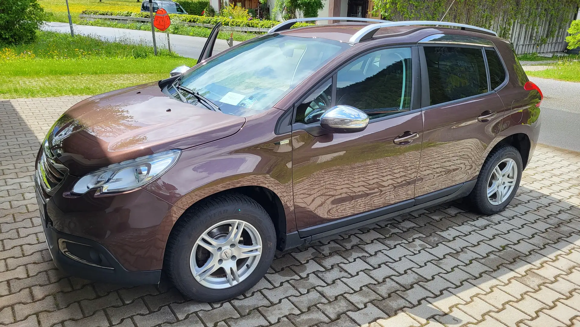Peugeot 2008 2008 1,6 e-HDi 92 FAP Style Style Braun - 1