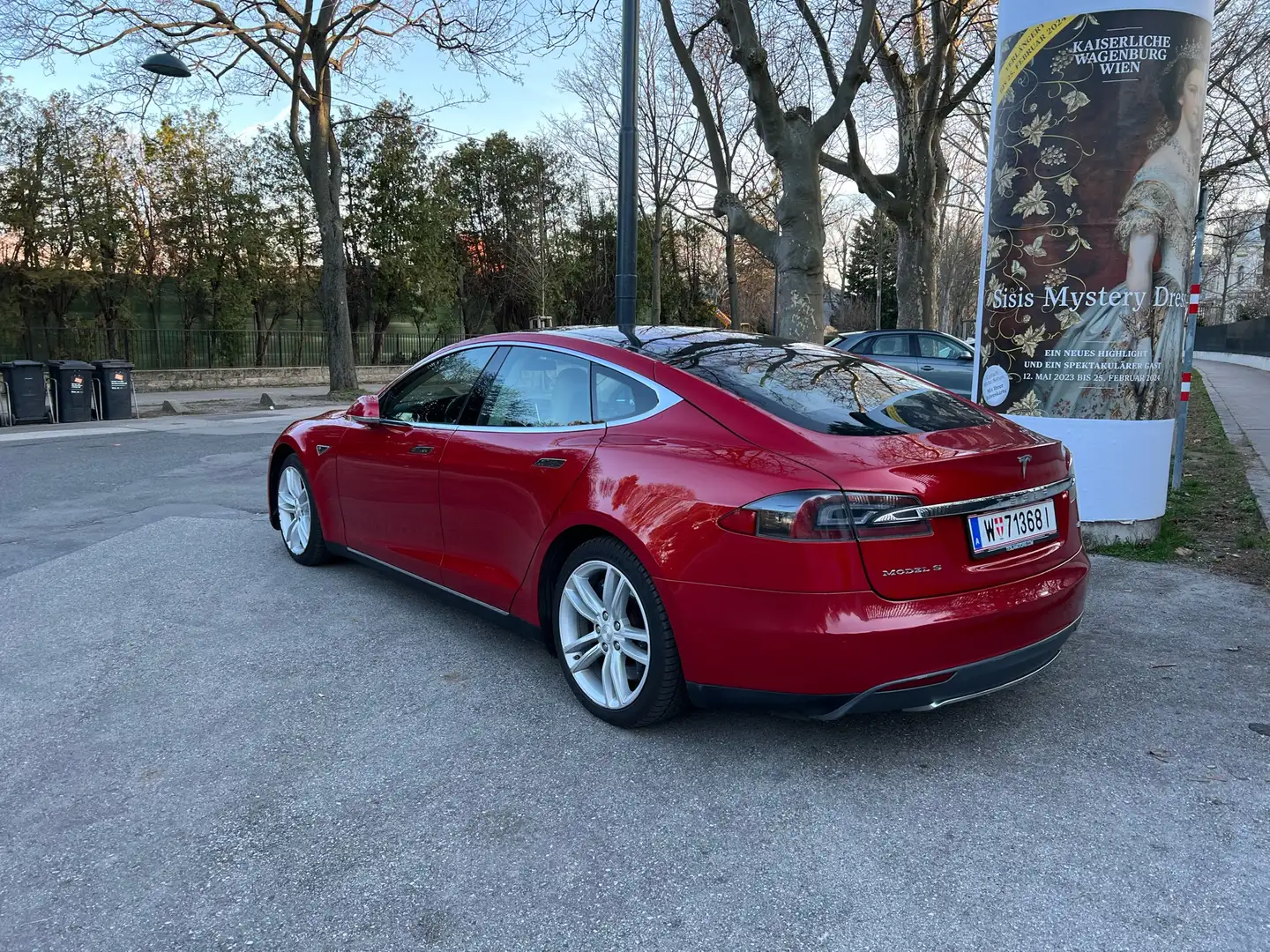 Tesla Model S 85. Kostenloses Supercharging Rot - 2