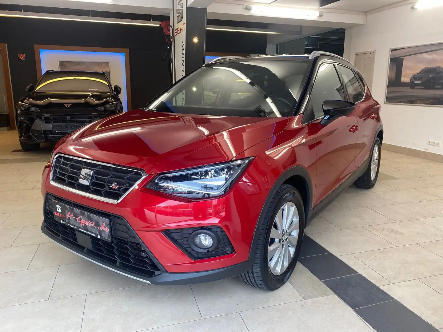 SEAT Arona FR +Winterpaket+DAB+FULL-Link+ACC+Voll-LED Rot - 1