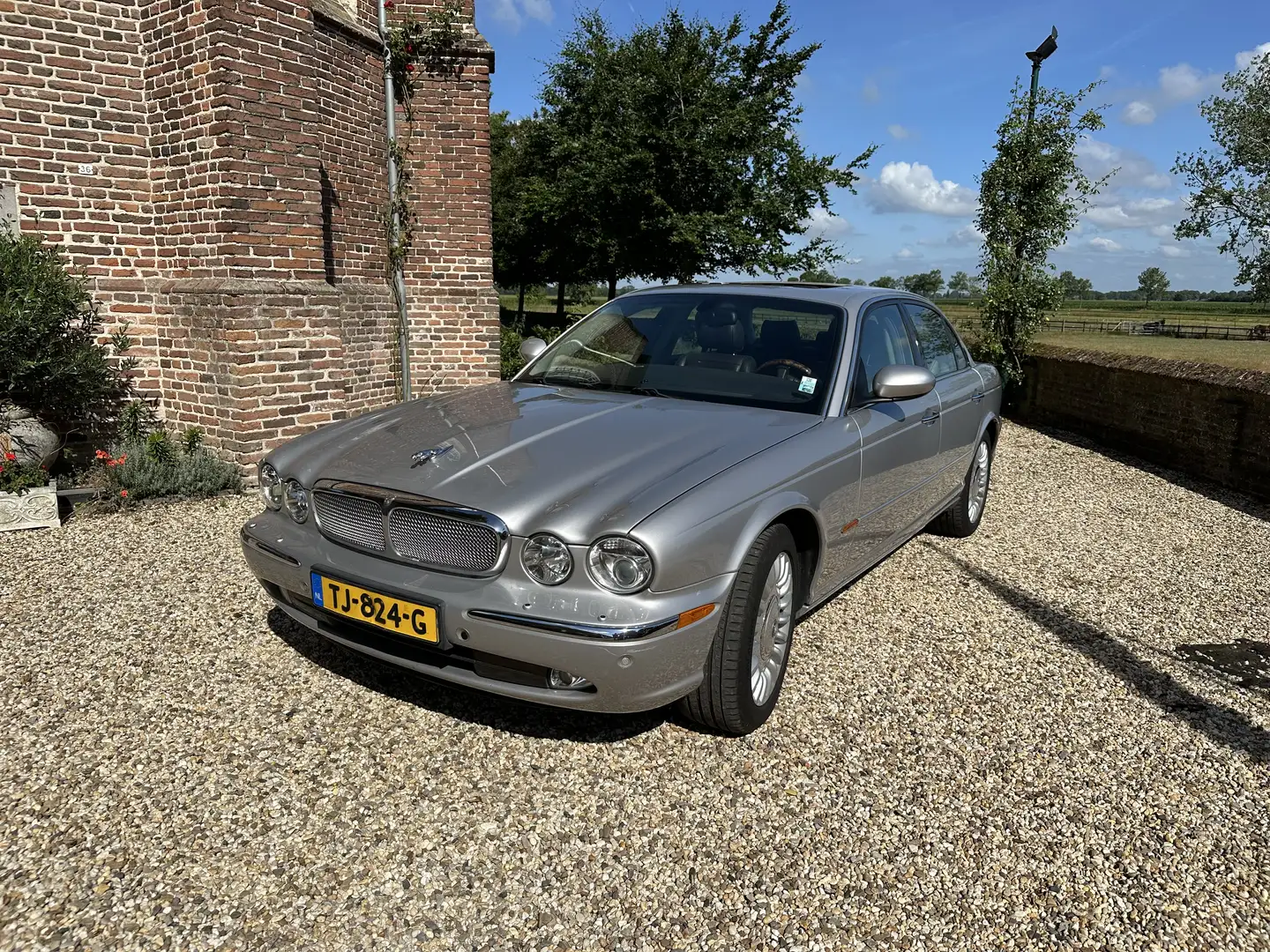 Jaguar XJ 4.2 V8 Supercharged - 2003 - in super staat Grijs - 1