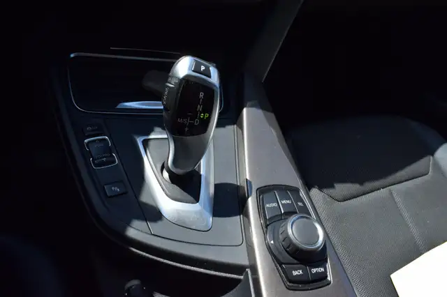 BMW 3 Series view 12