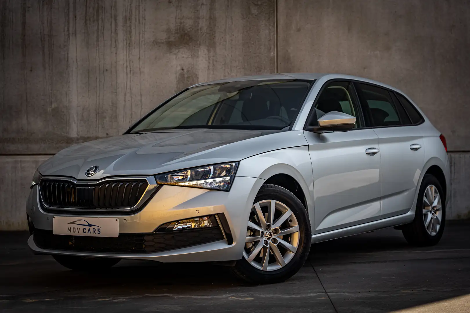 Skoda Scala DSG Gris - 1