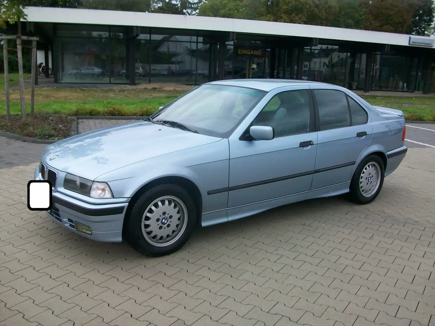 BMW 325 325i Modrá - 1