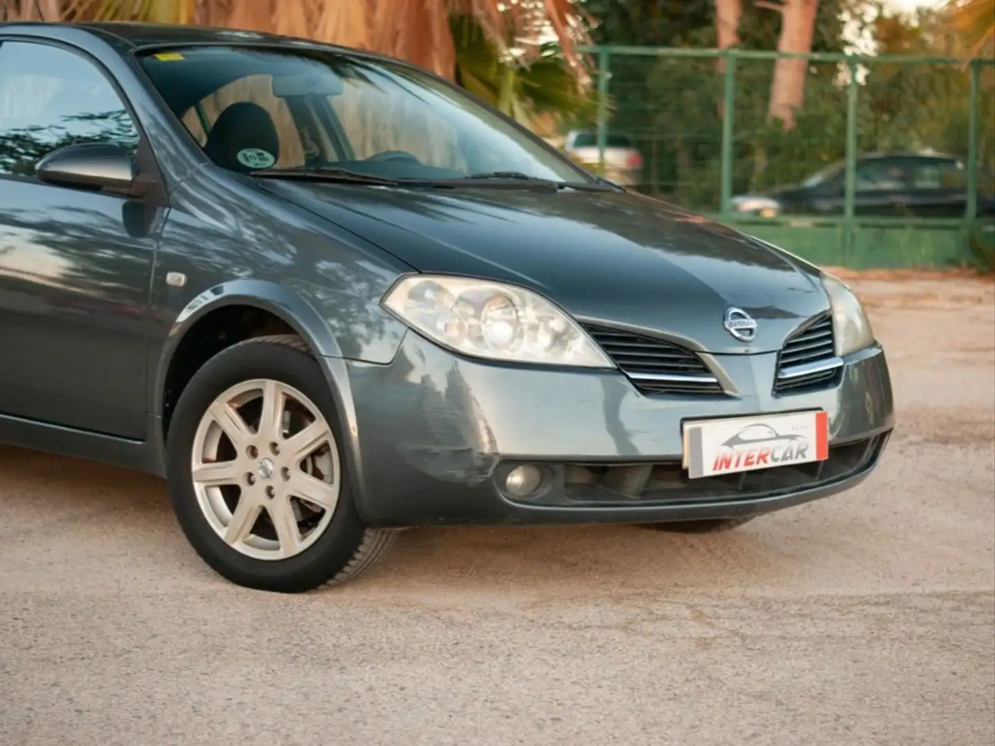 Nissan Primera 1.6 Visia Gris - 2