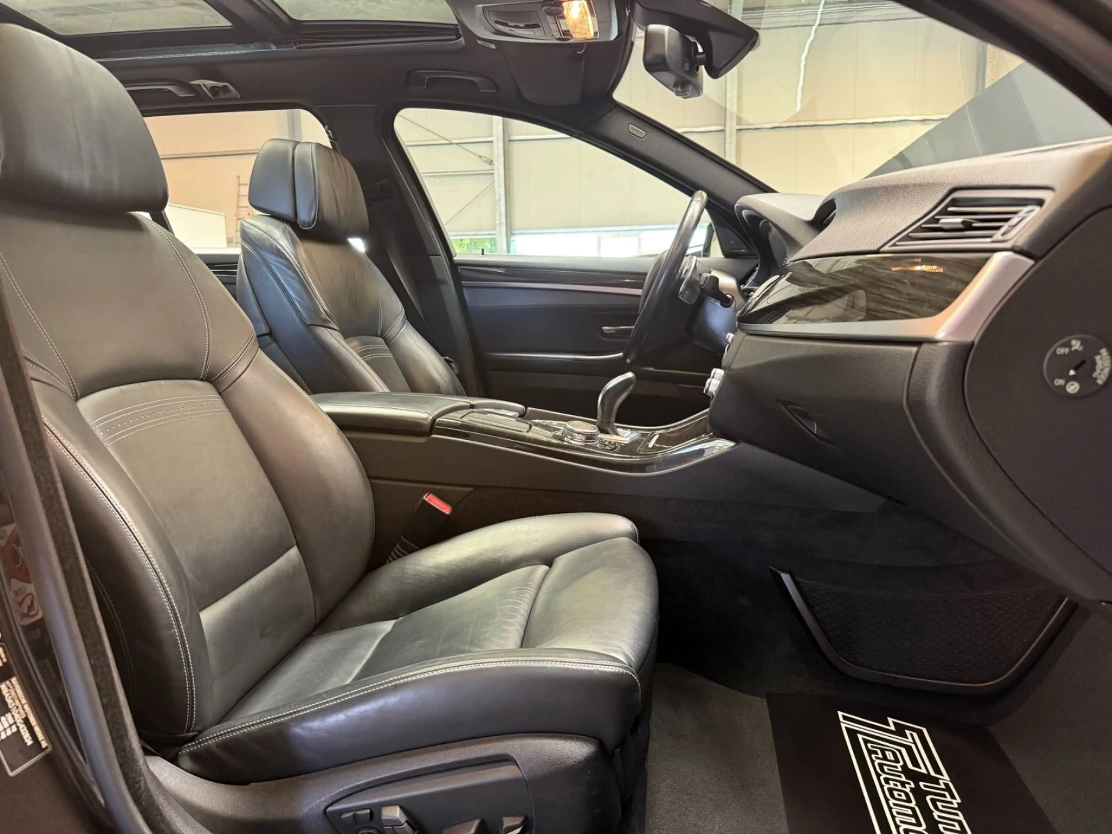 BMW 535 d Touring LED/HiFi/SurroundView/AHK/Panorama — photo 13