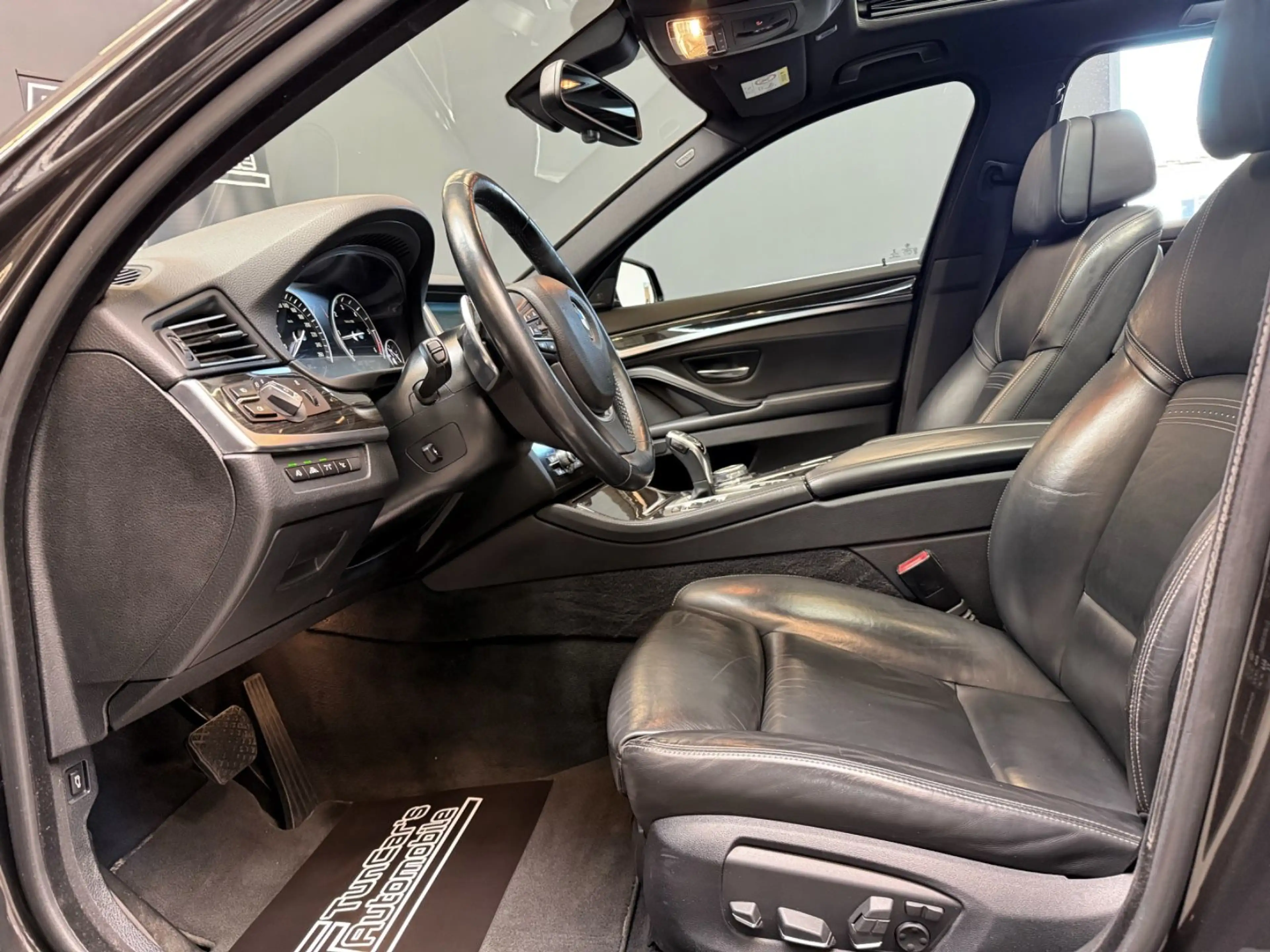 BMW 535 d Touring LED/HiFi/SurroundView/AHK/Panorama — photo 11