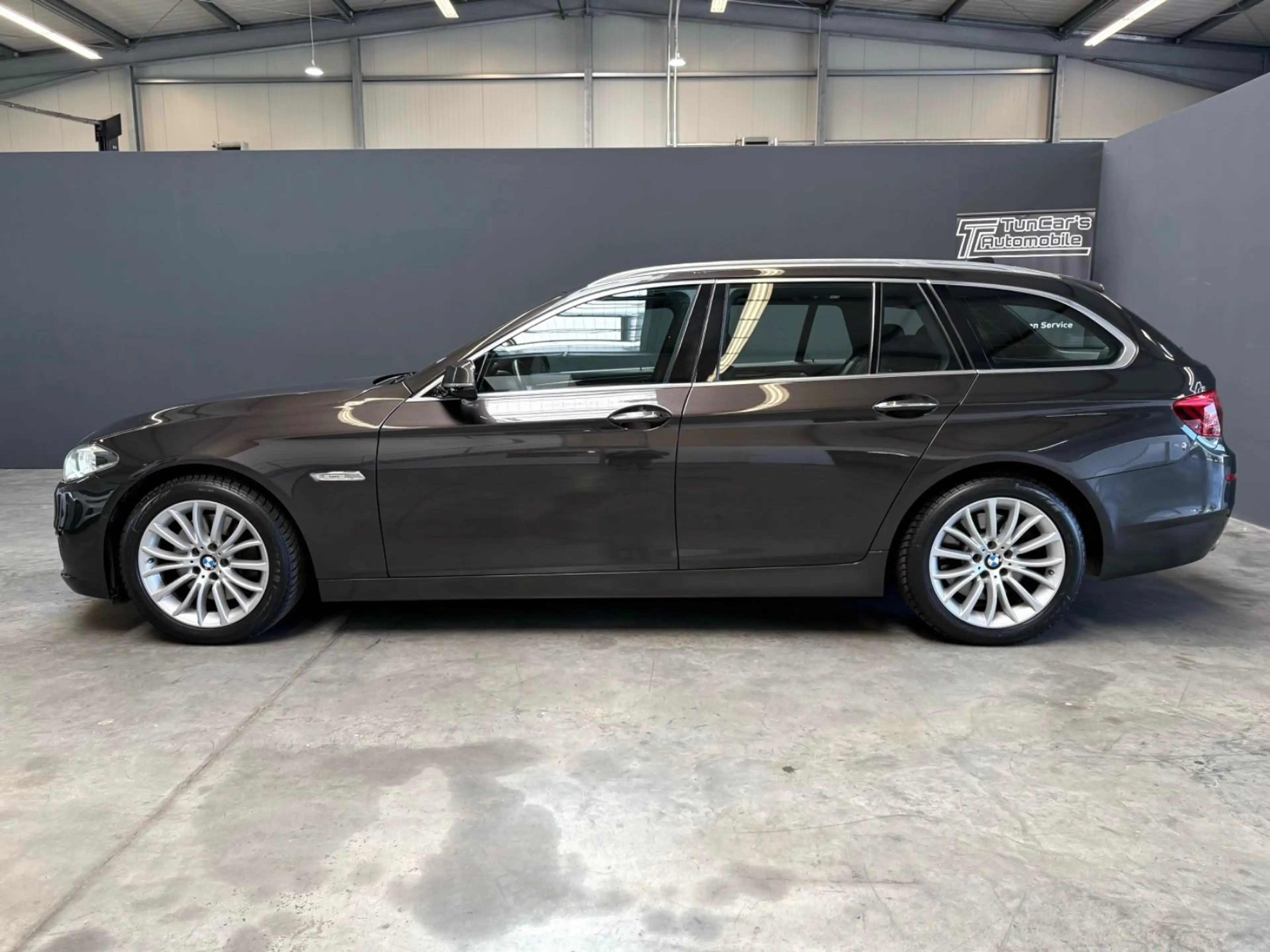 BMW 535 d Touring LED/HiFi/SurroundView/AHK/Panorama — photo 2