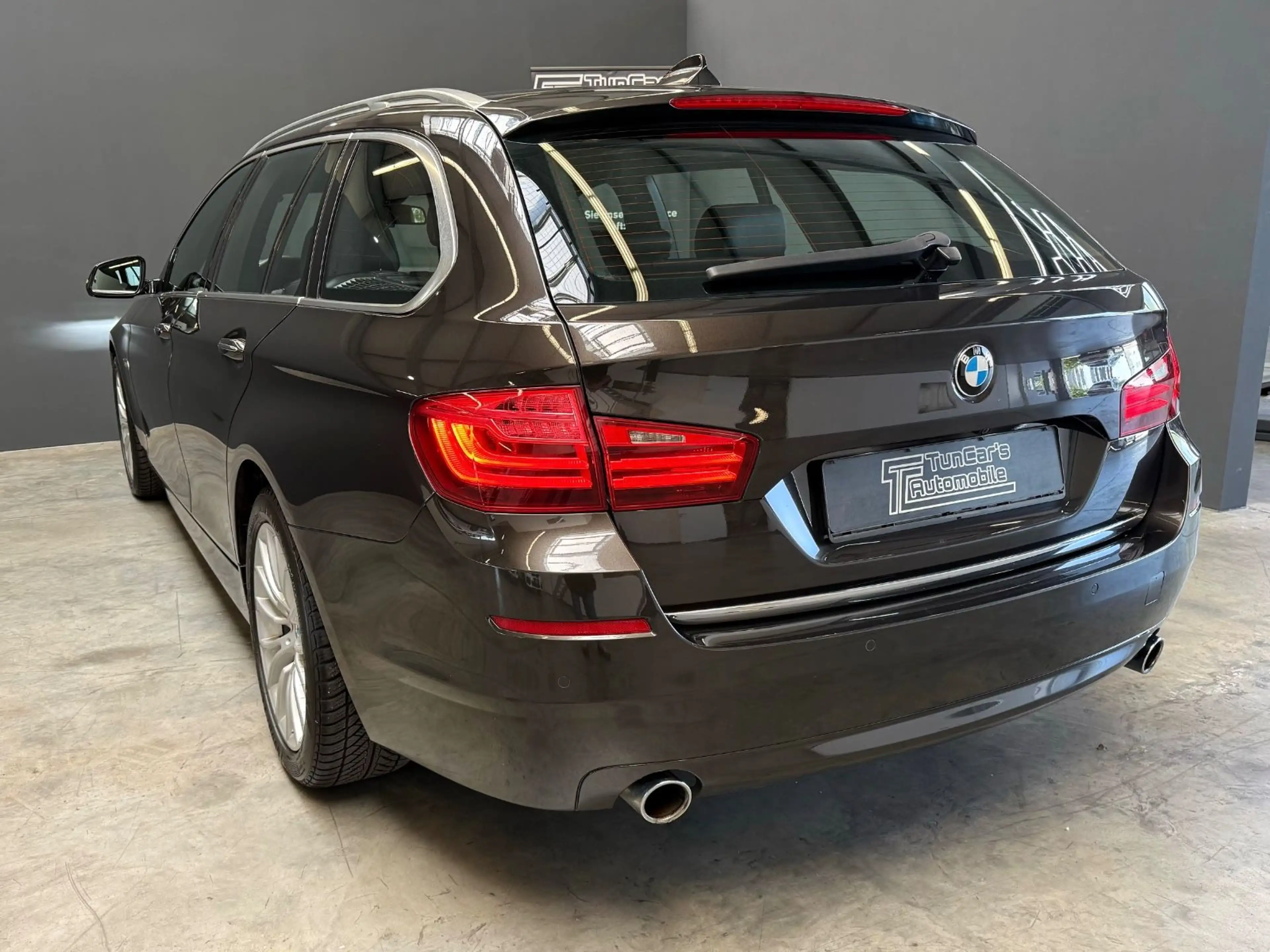 BMW 535 d Touring LED/HiFi/SurroundView/AHK/Panorama — photo 3
