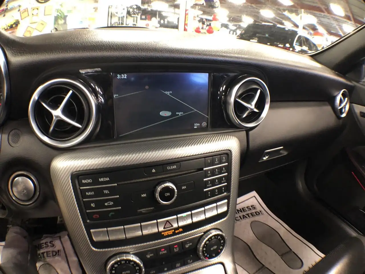 Mercedes-Benz SLC снимка Mercedes-Benz SLC
