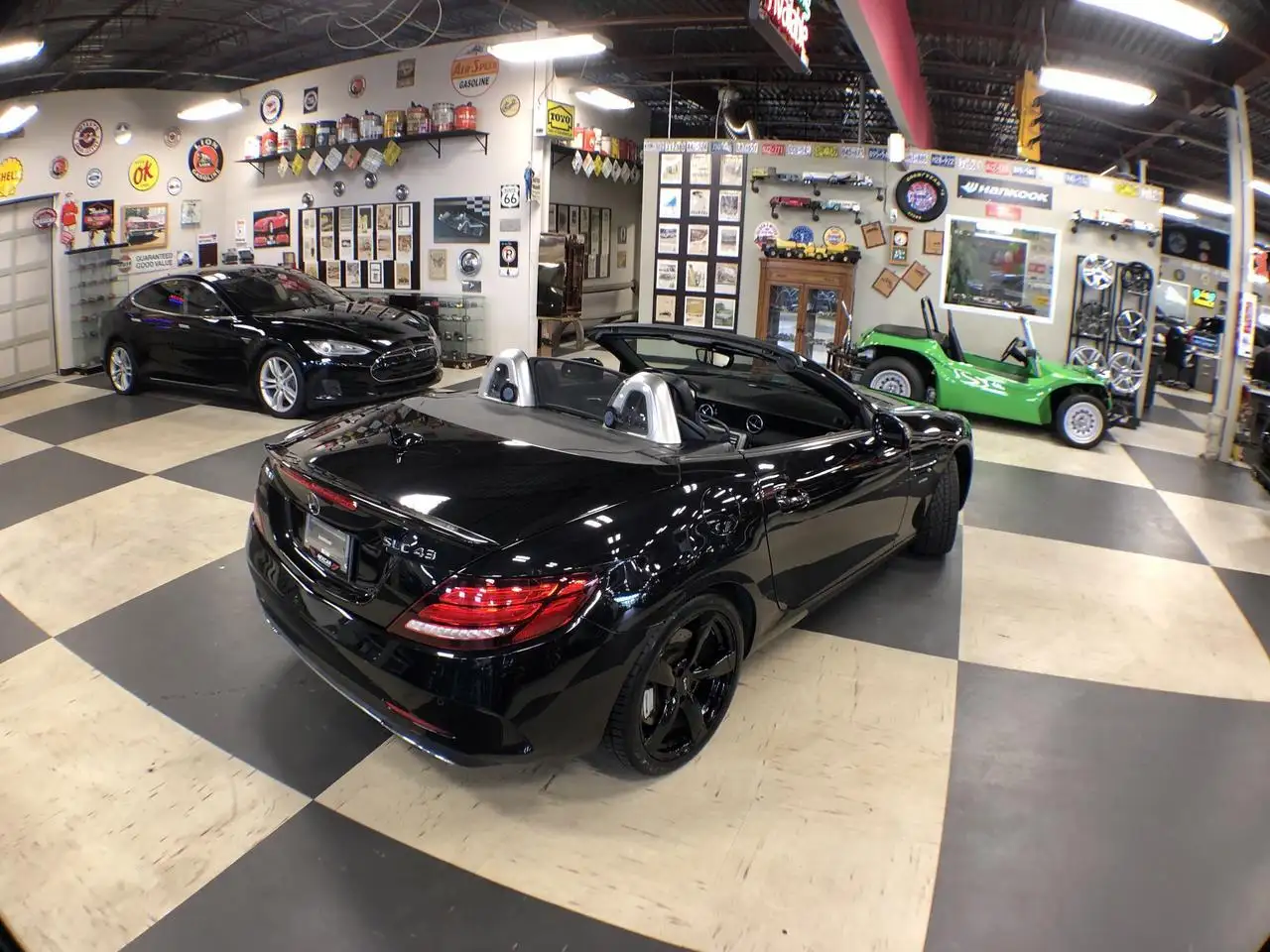 Mercedes-Benz SLC снимка Mercedes-Benz SLC