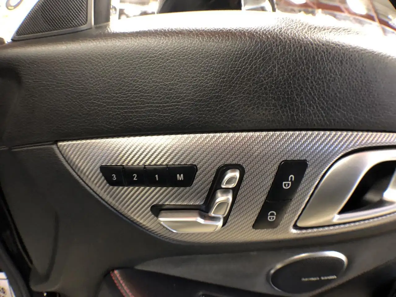 Mercedes-Benz SLC снимка Mercedes-Benz SLC