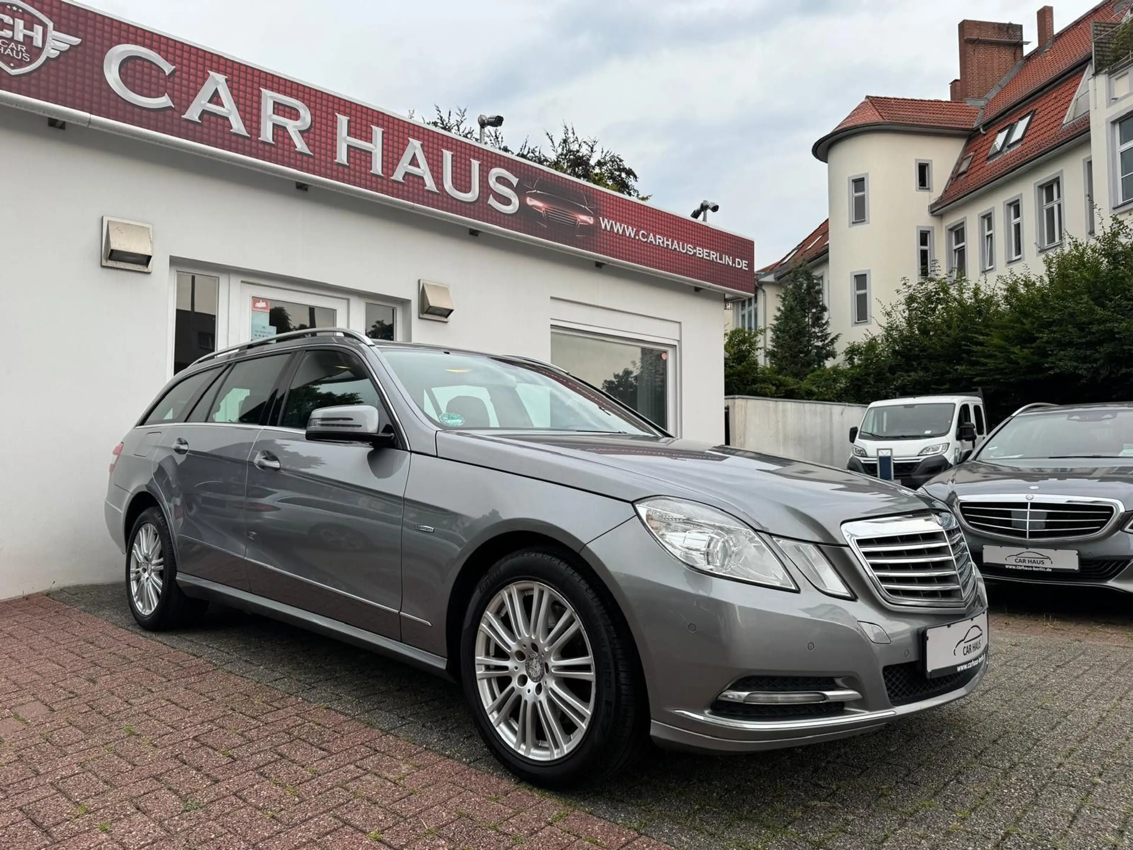 Mercedes-Benz E 250 T CDI BlueEfficiency Elegance*SD*AHK*