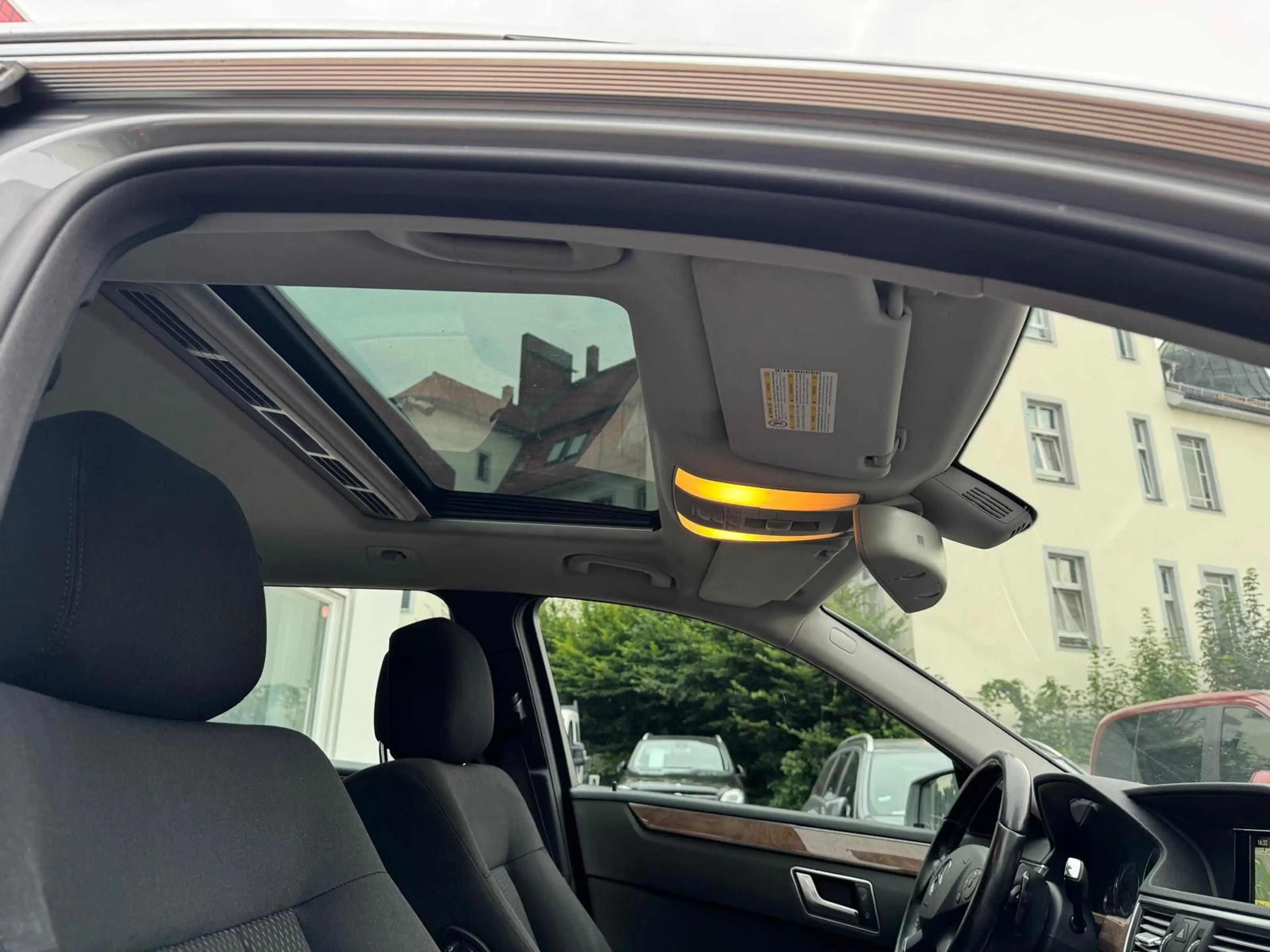 Mercedes-Benz E 250 T CDI BlueEfficiency Elegance*SD*AHK* — photo 12