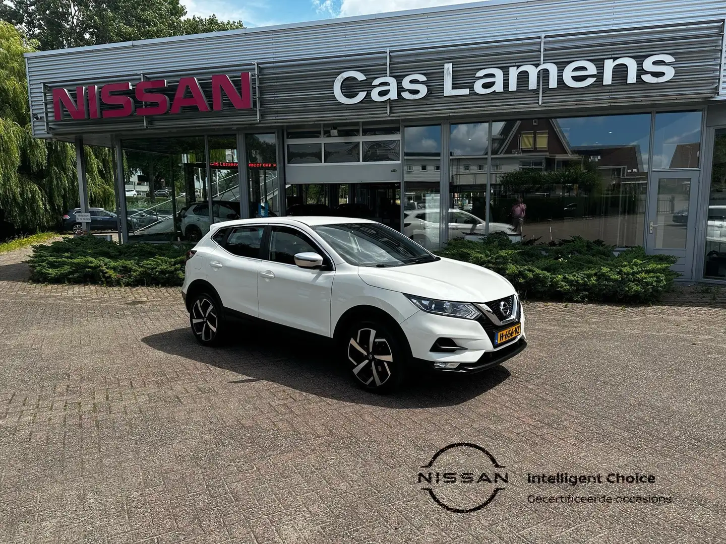 Nissan Qashqai 1.3 DIG-T 140pk Acenta SV Weiß - 1