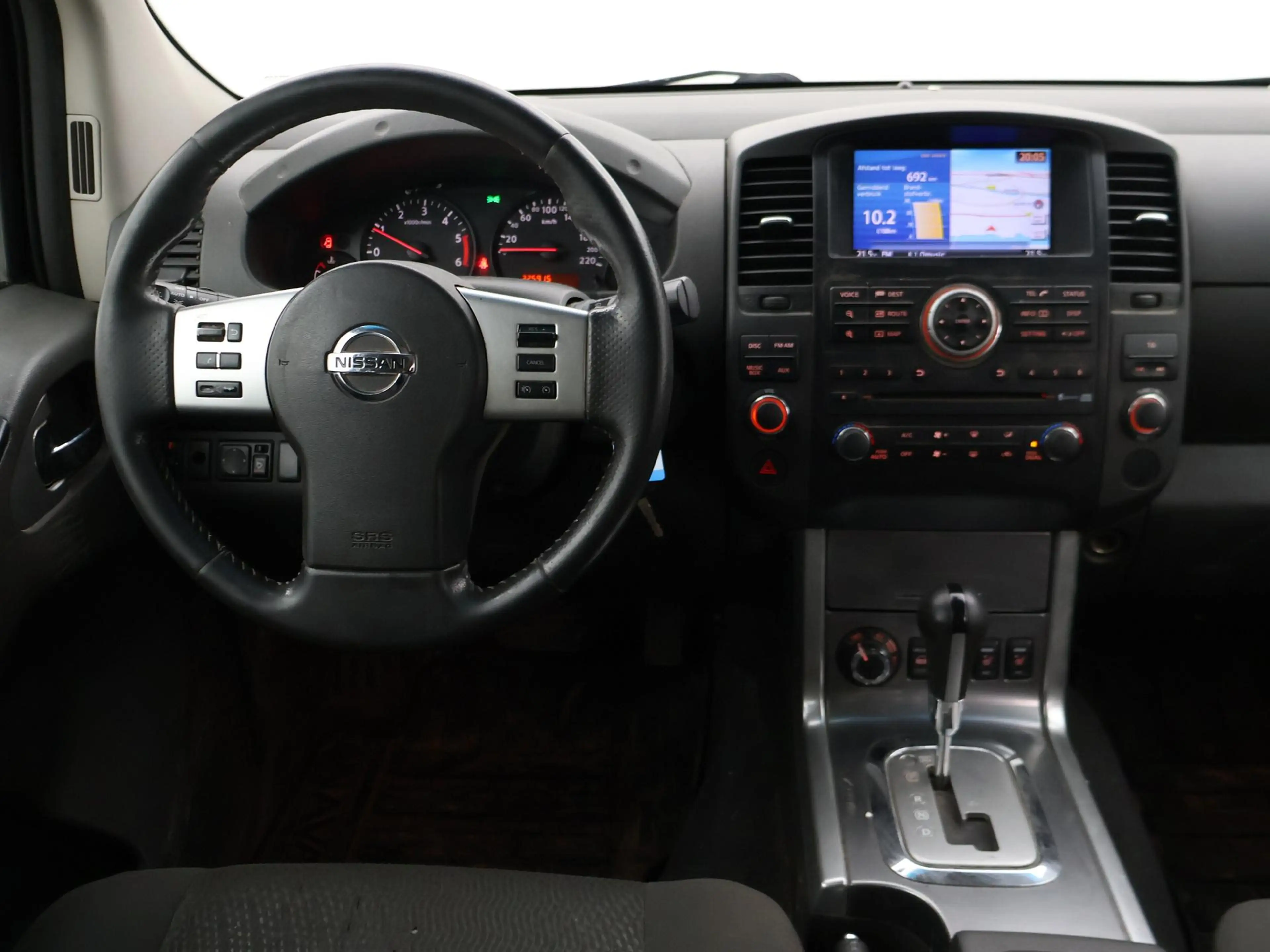 Nissan Navara 2.5 DCI 190 PK AUT. 4X4 5-PERSOONS DOUBLE CAB + 30 — photo 3