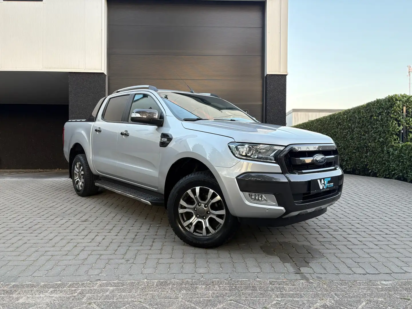 Ford Ranger 3.2 TDCi Wildtrak Supercab - Marge - 5 persoons Grijs - 1
