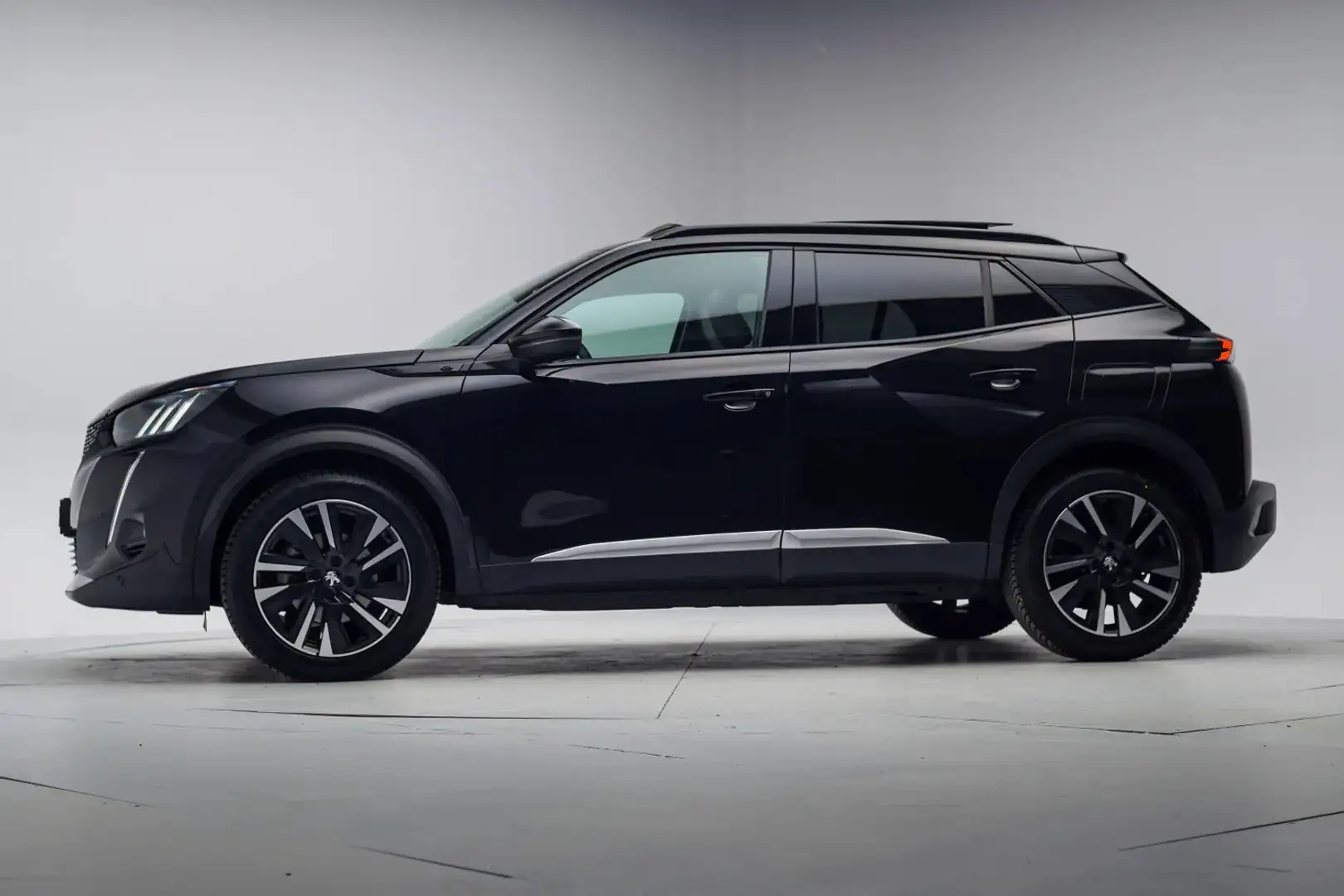 Peugeot e-2008 EV GT 50 kWh 3-Fase [ Panoramadak Camera Adapt.cru Noir - 2