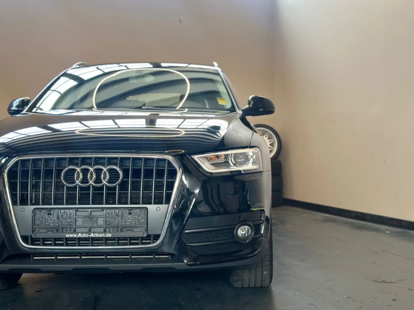 Audi Q3 2.0 TDI Schwarz - 2