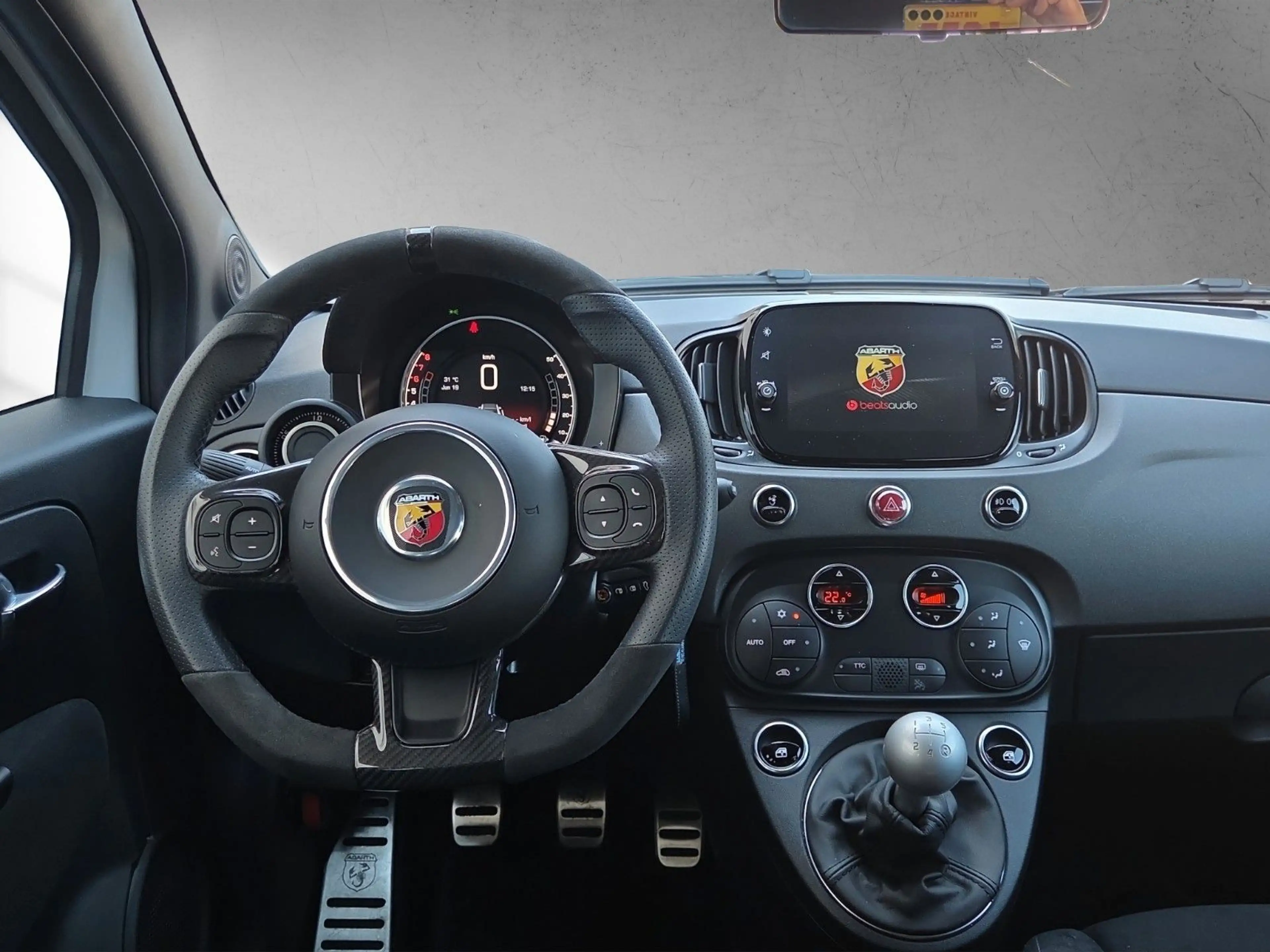 Abarth 500 Cabrio 695 C / Neuwagenzustand — photo 12