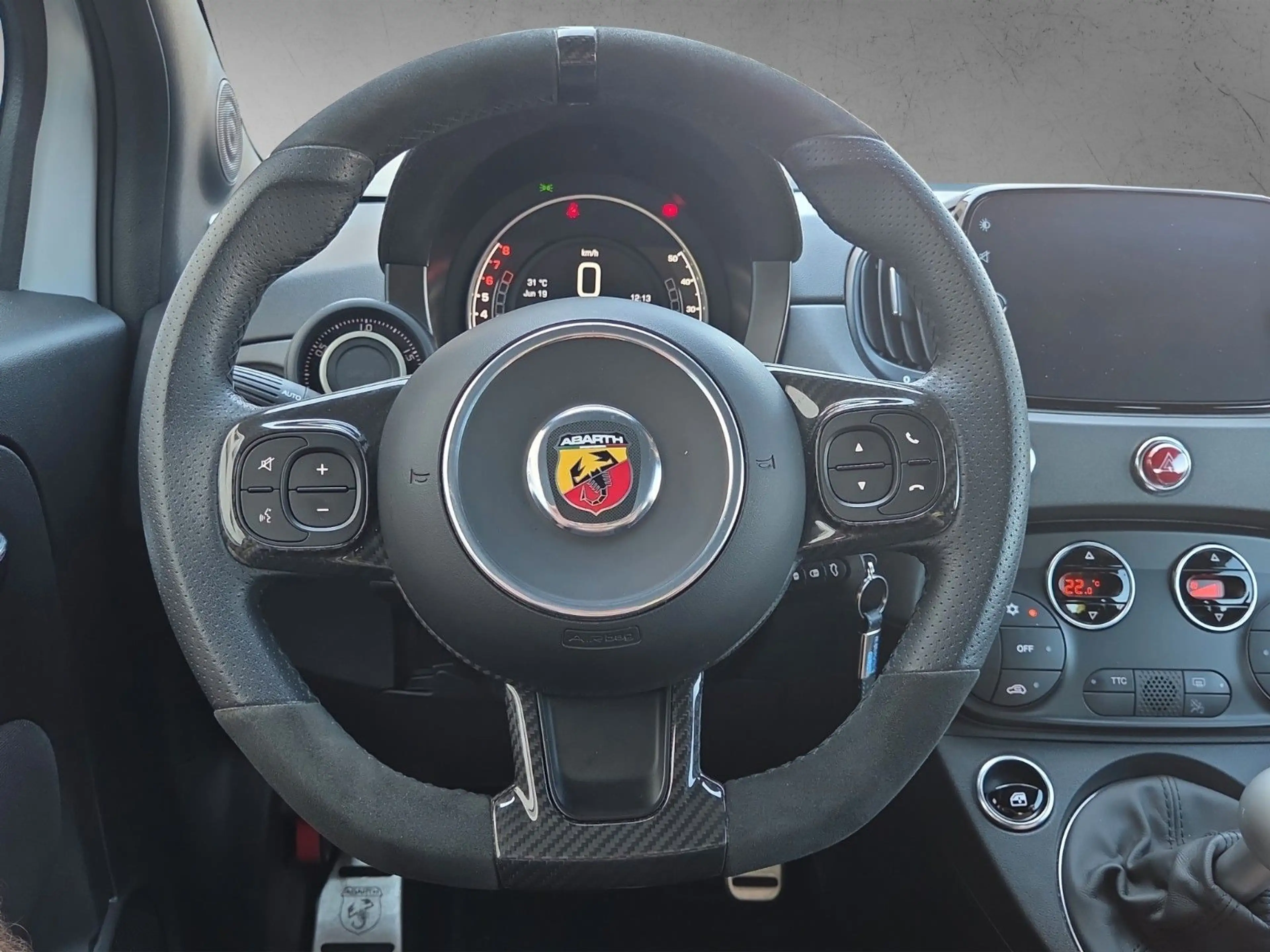 Abarth 500 Cabrio 695 C / Neuwagenzustand — photo 10