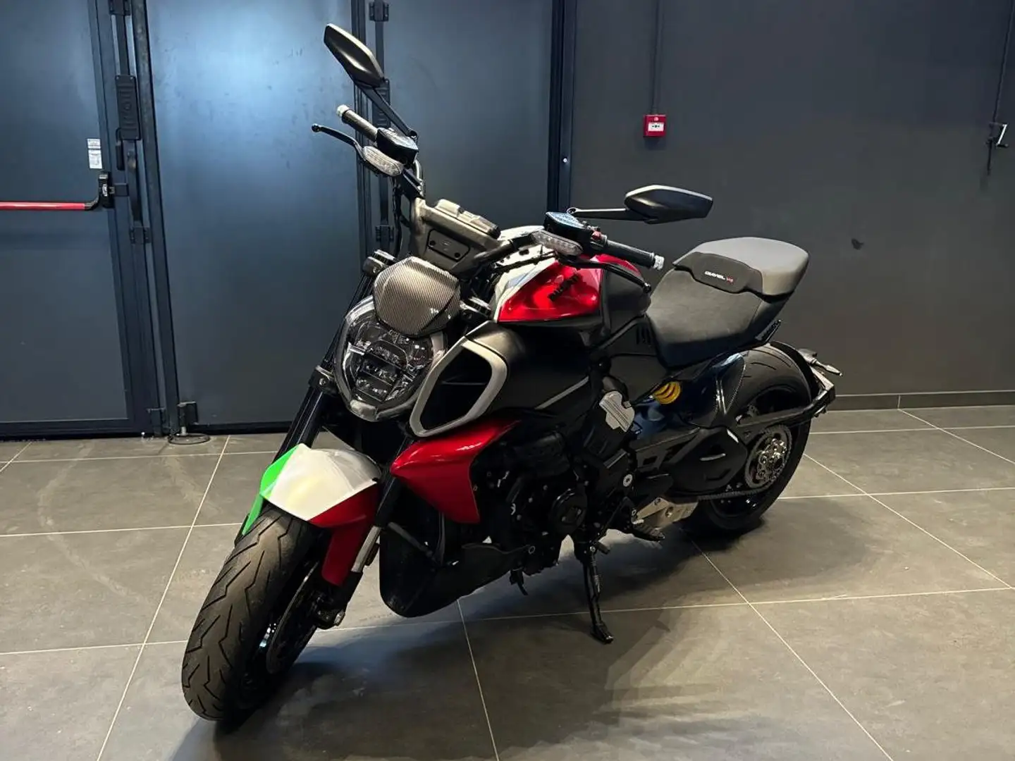 Ducati Diavel V4  *AKRAPOVIC* - 1