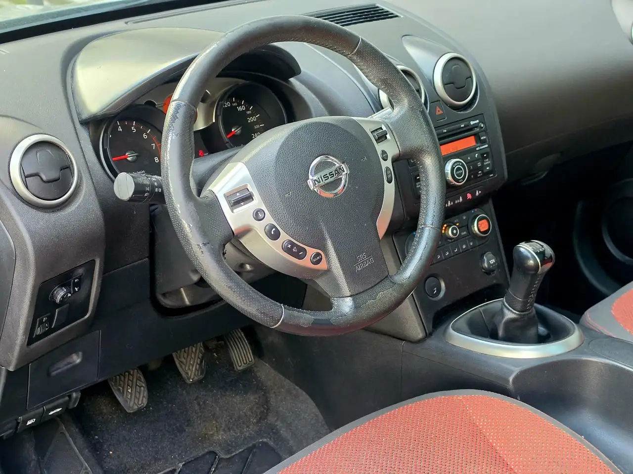NISSAN QASHQAI - 1.6 114ch - 184 915KMS - TOIT PANORAMIQUE - CLIMATISATION -- VOLANT EN CUIR