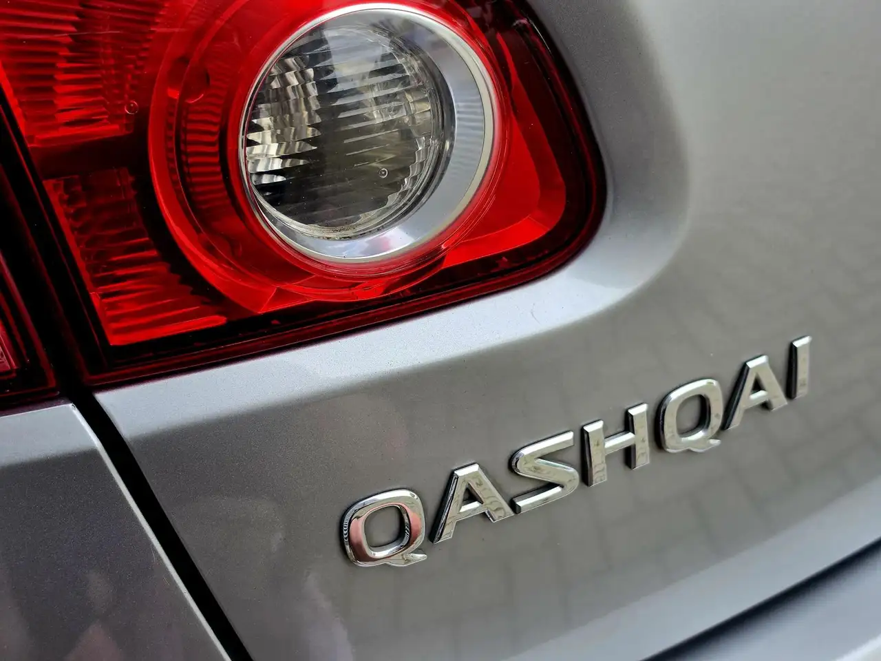 NISSAN QASHQAI - 1.6 114ch - 184 915KMS - TOIT PANORAMIQUE - CLIMATISATION -- VOLANT EN CUIR