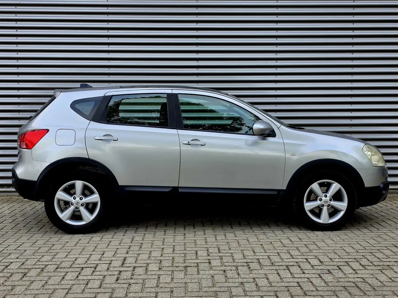 NISSAN QASHQAI - 1.6 114ch - 184 915KMS - TOIT PANORAMIQUE - CLIMATISATION -- VOLANT EN CUIR