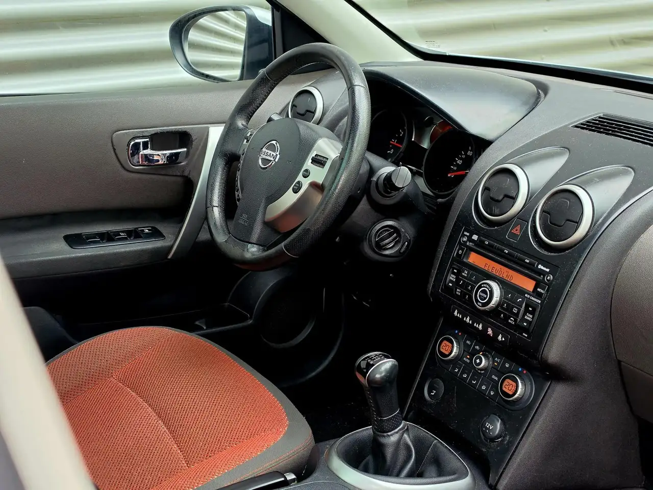 NISSAN QASHQAI - 1.6 114ch - 184 915KMS - TOIT PANORAMIQUE - CLIMATISATION -- VOLANT EN CUIR