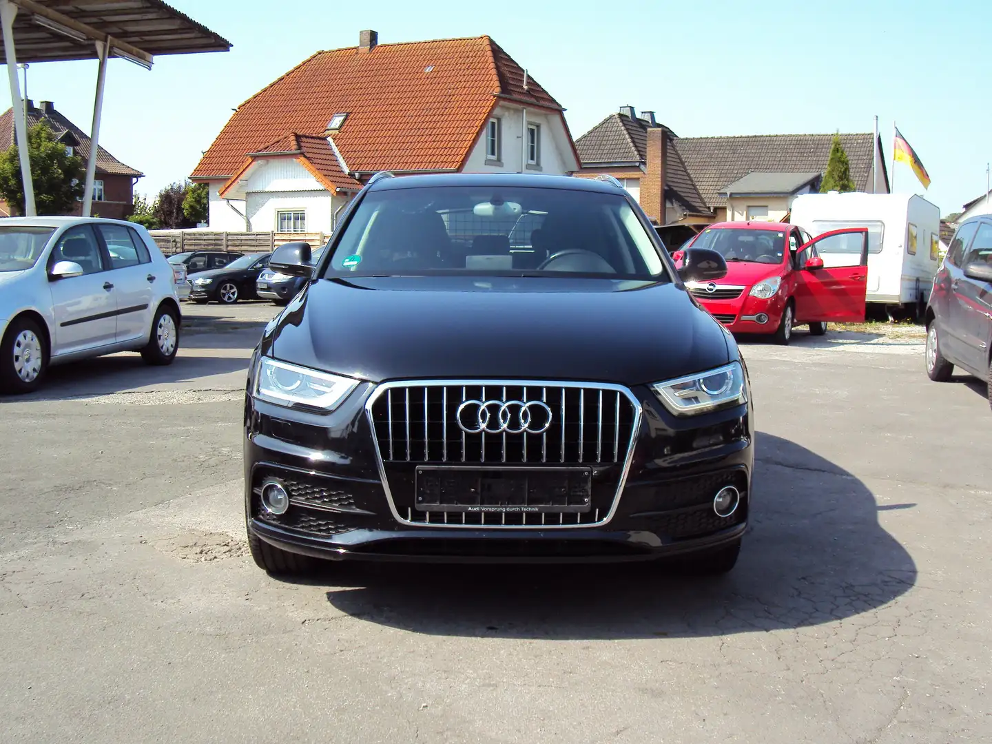 Audi Q3 2.0 TDI Schwarz - 1