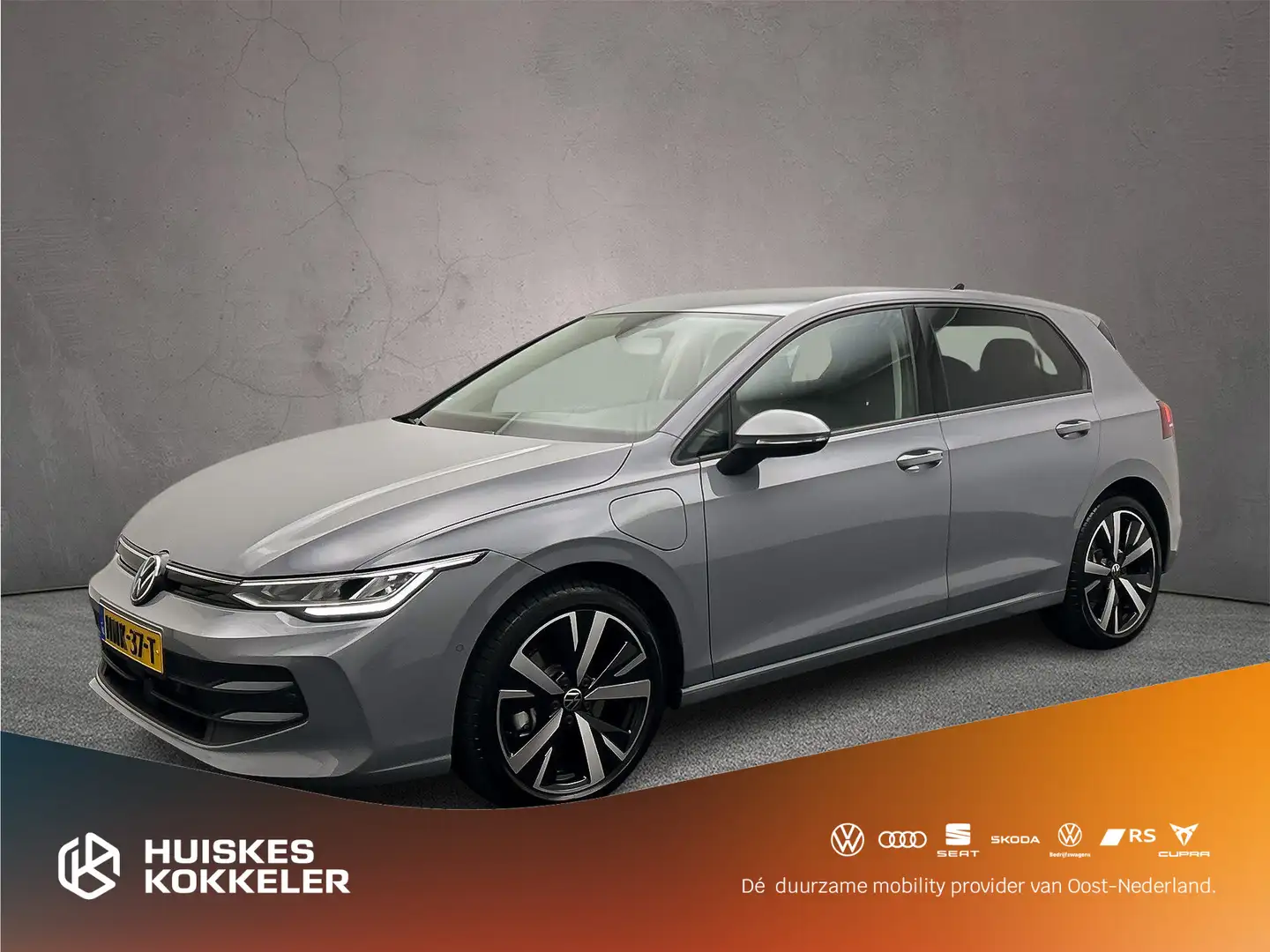 Volkswagen Golf Life Edition 1.5 TSI eHybrid 204pk DSG Automaat Ad Grijs - 1