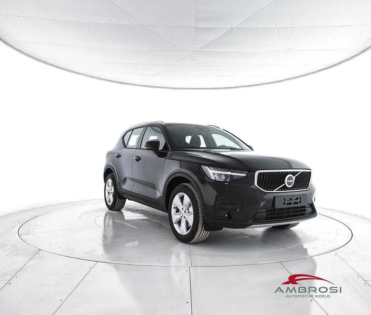 Volvo XC40 B3 Mild hybrid Benzina Core Černá - 2