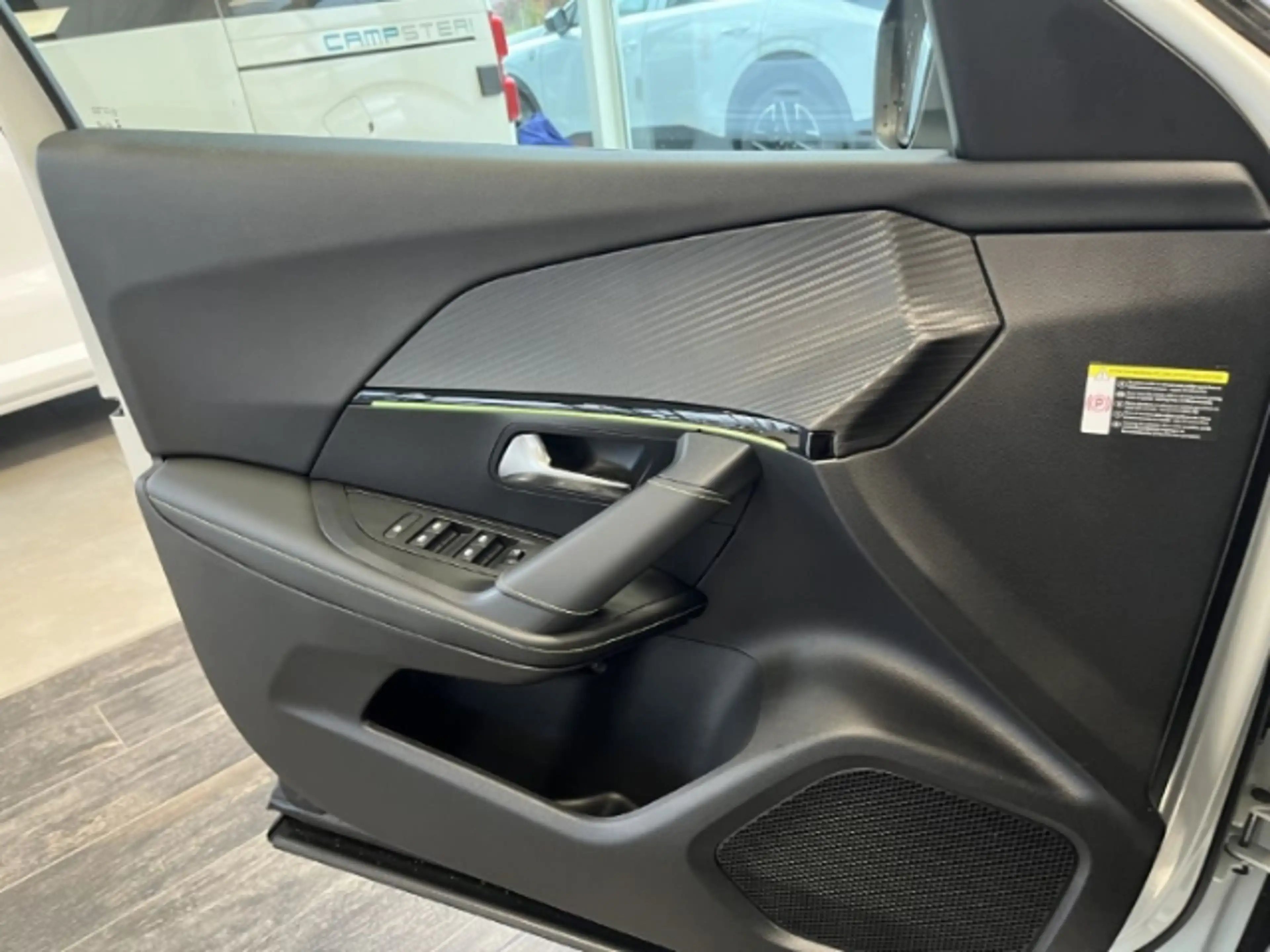 Peugeot 2008 136 Elektro GT El. Panodach Leder Digitales Cockpi — photo 11