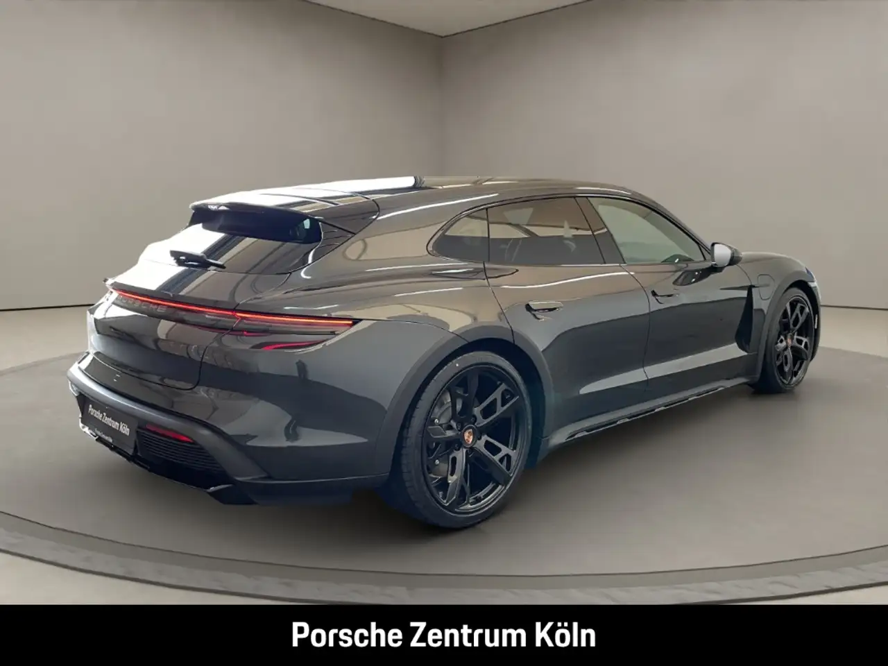 Porsche Taycan 4S Cross Turismo HA-Lenkung InnoDrive 5