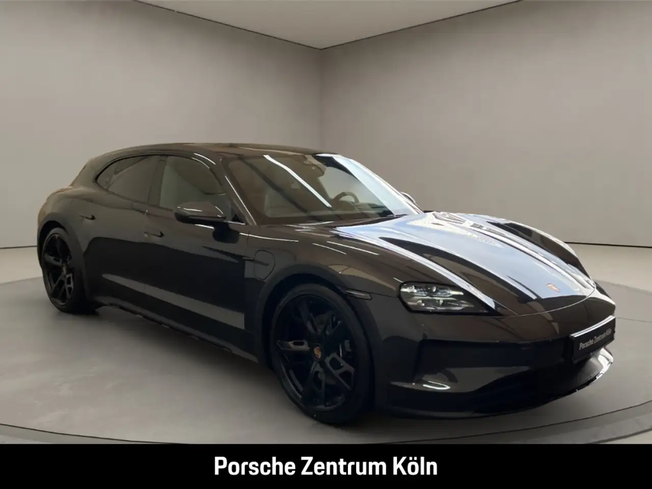 Porsche Taycan 4S Cross Turismo HA-Lenkung InnoDrive 7