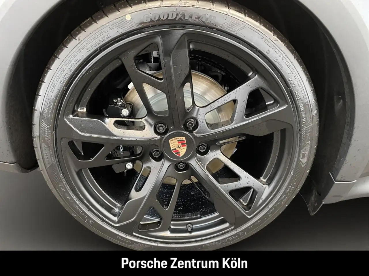 Porsche Taycan 4S Cross Turismo HA-Lenkung InnoDrive 10