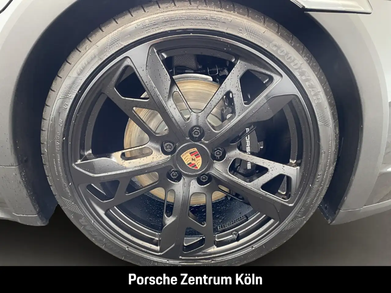 Porsche Taycan 4S Cross Turismo HA-Lenkung InnoDrive 9