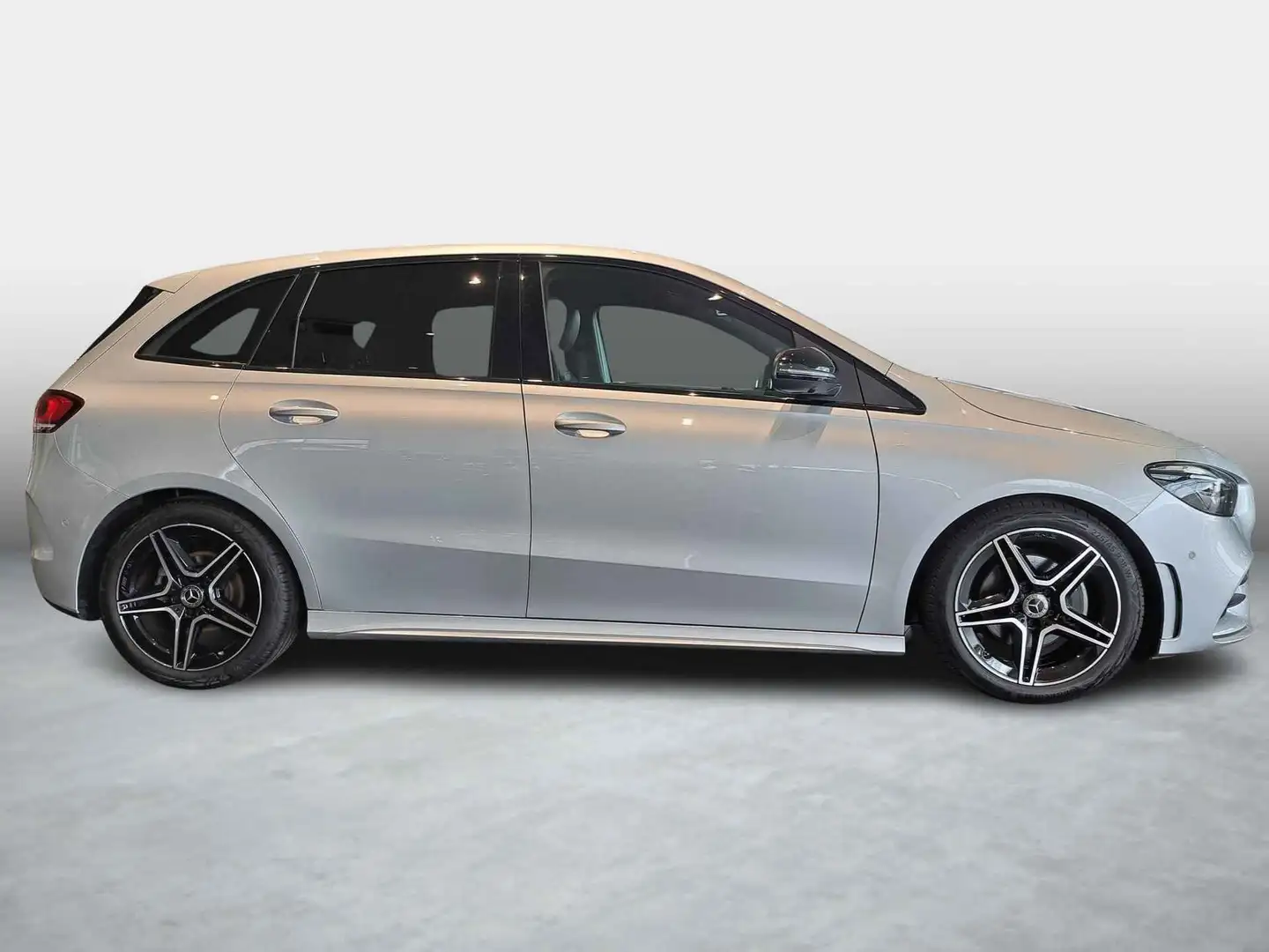 Mercedes-Benz B 180 B 180 d 7G-DCT AMG Line Zilver - 2