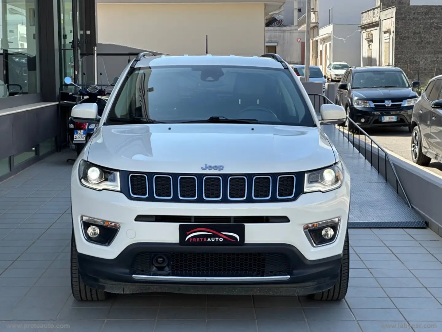 Jeep Compass 2.0 Mjt II 4WD Limited Weiß - 2