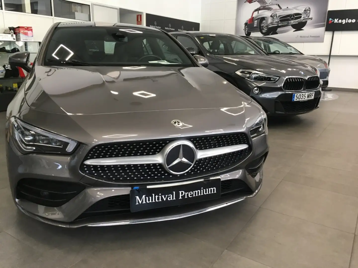 Mercedes-Benz CLA 200 Shooting Brake 200d 8G-DCT Gris - 2