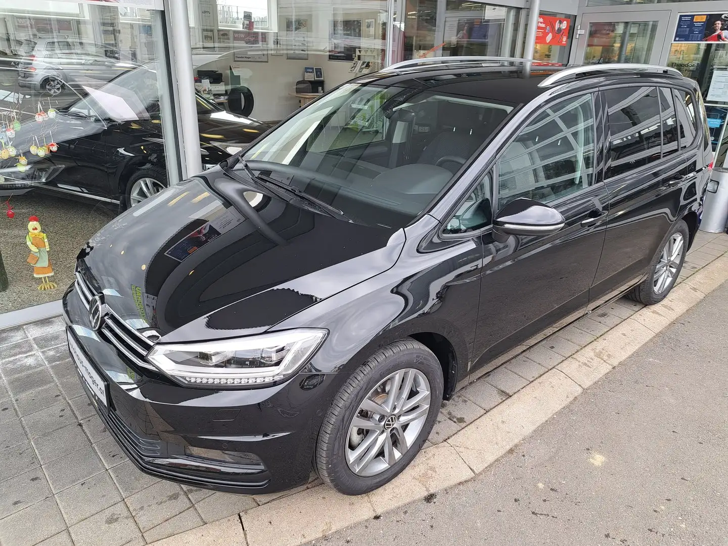 Volkswagen Touran Friends TSI DSG Schwarz - 2
