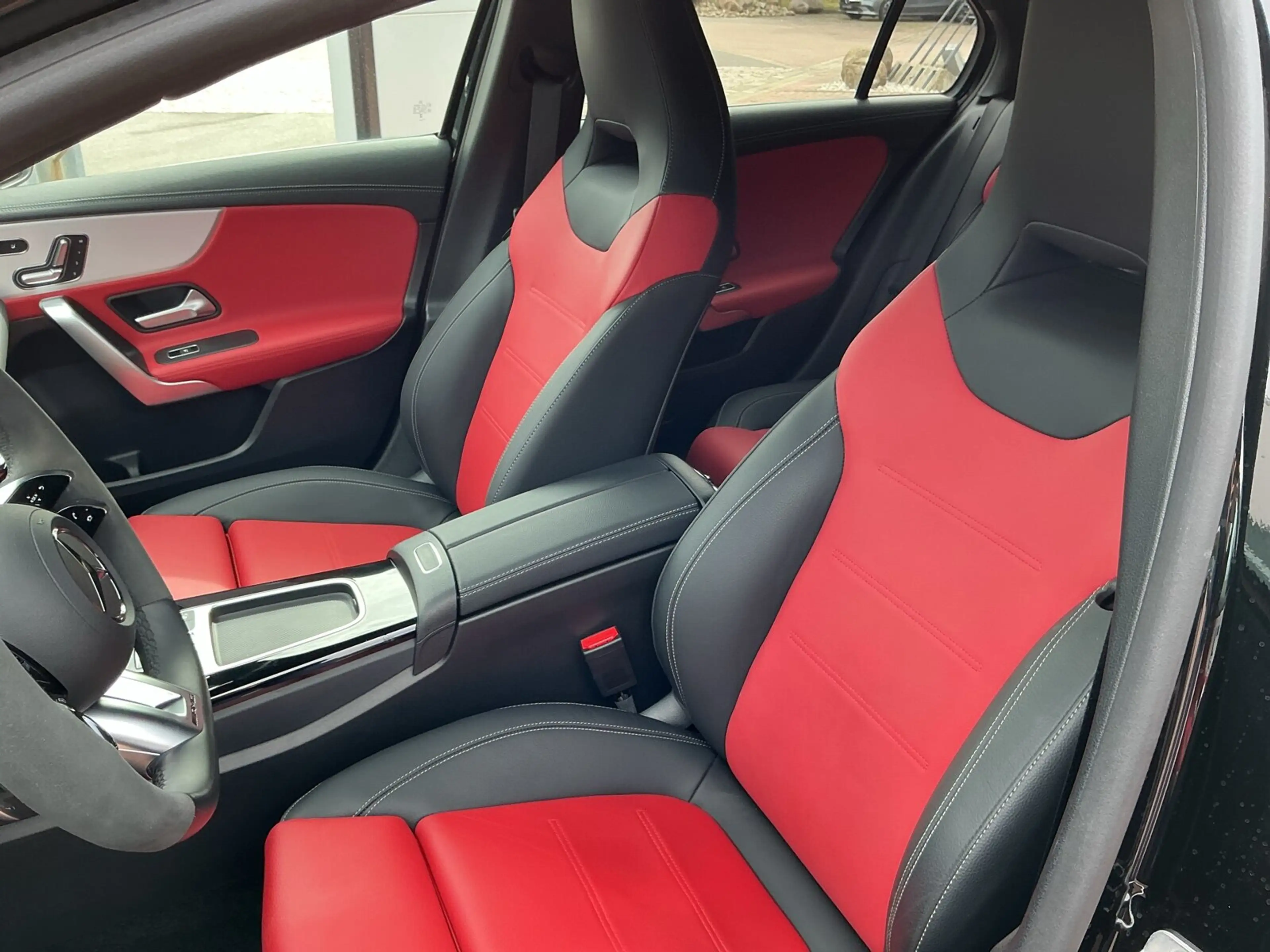 Mercedes-Benz A 35 AMG Mercedes-AMG A 35 4MATIC  AMG Line Navi/Pano.-Dach — photo 10