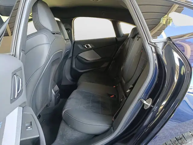BMW 2 Series view 9