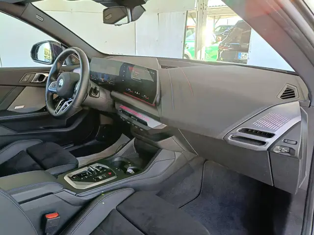 BMW 2 Series view 10
